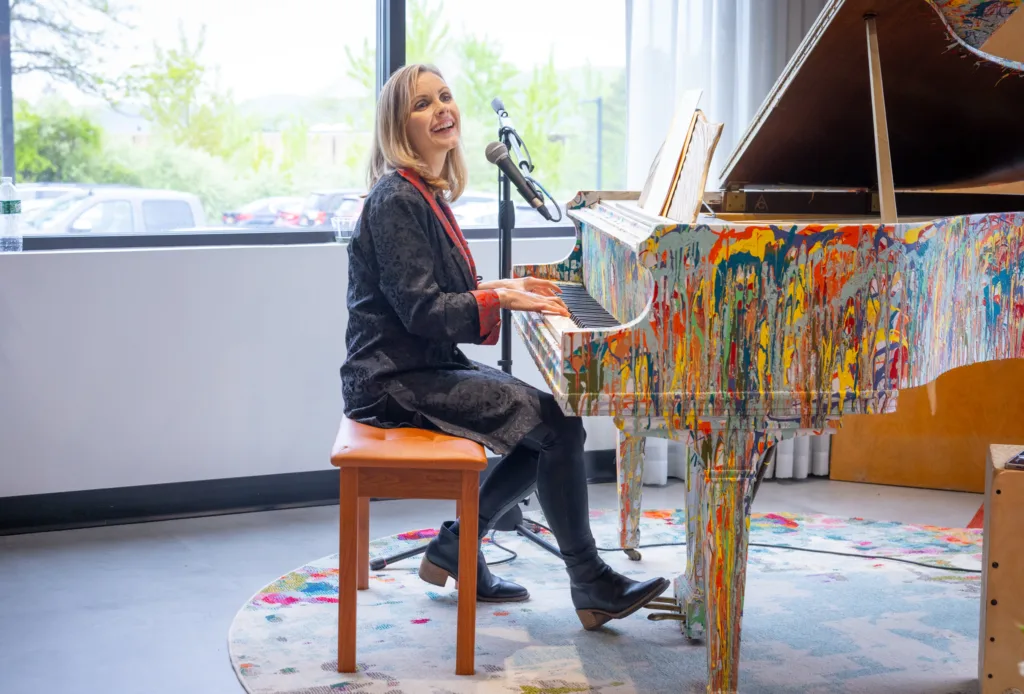 Singer and songwriter Cassandra Kubinski