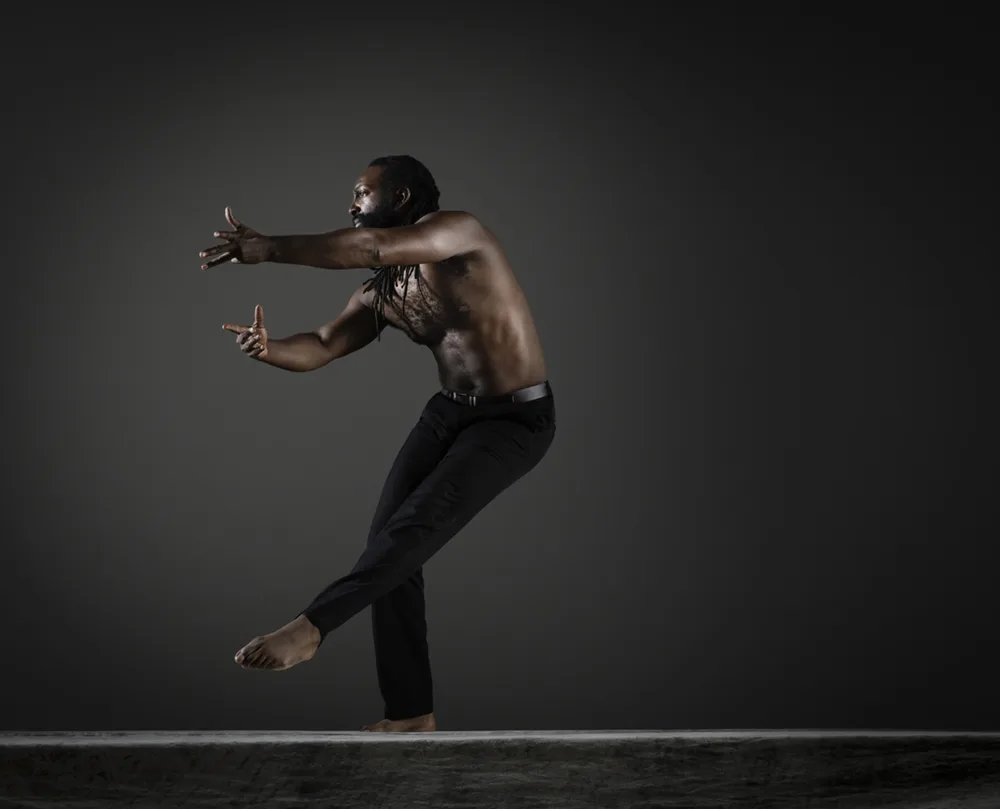 Antoine Hunter - Move Your Body. Image from https://stanceondance.com/2019/06/17/antoine-hunter-i-move-my-body-and-i-communicate/